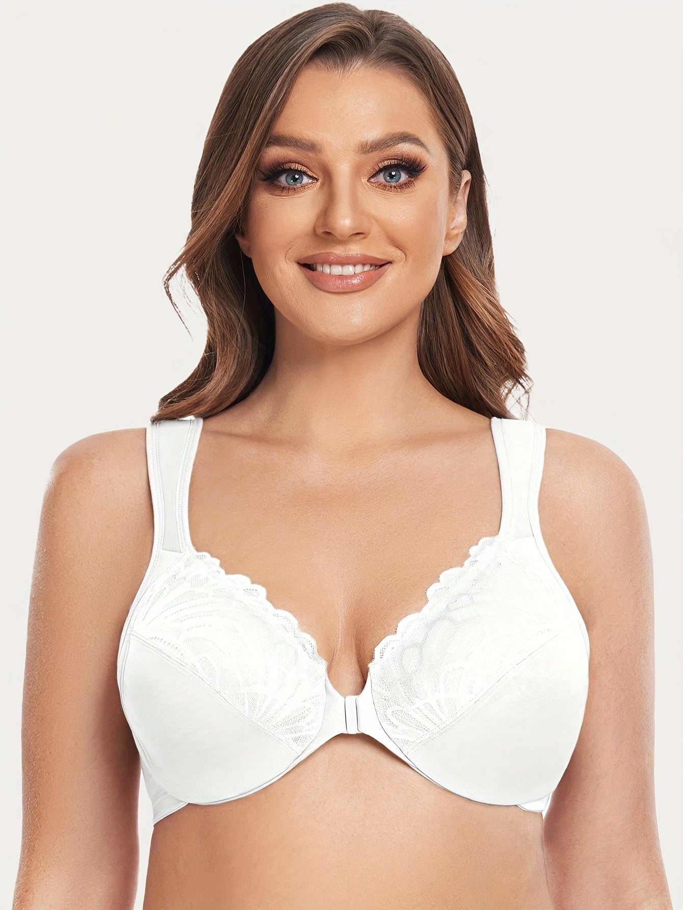 Women's Plus Size Front Closure Underwire Full Coverage Everyday Bra with Elegant Contrast Lace